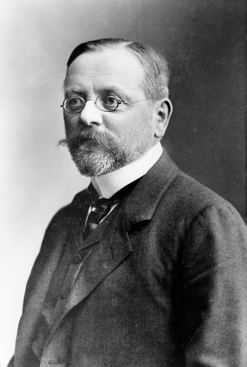 Франц Август Фердинанд Макс фон Парсефаль (наверное, все же он Парсефаль, ибо он пишется через "фау"). 