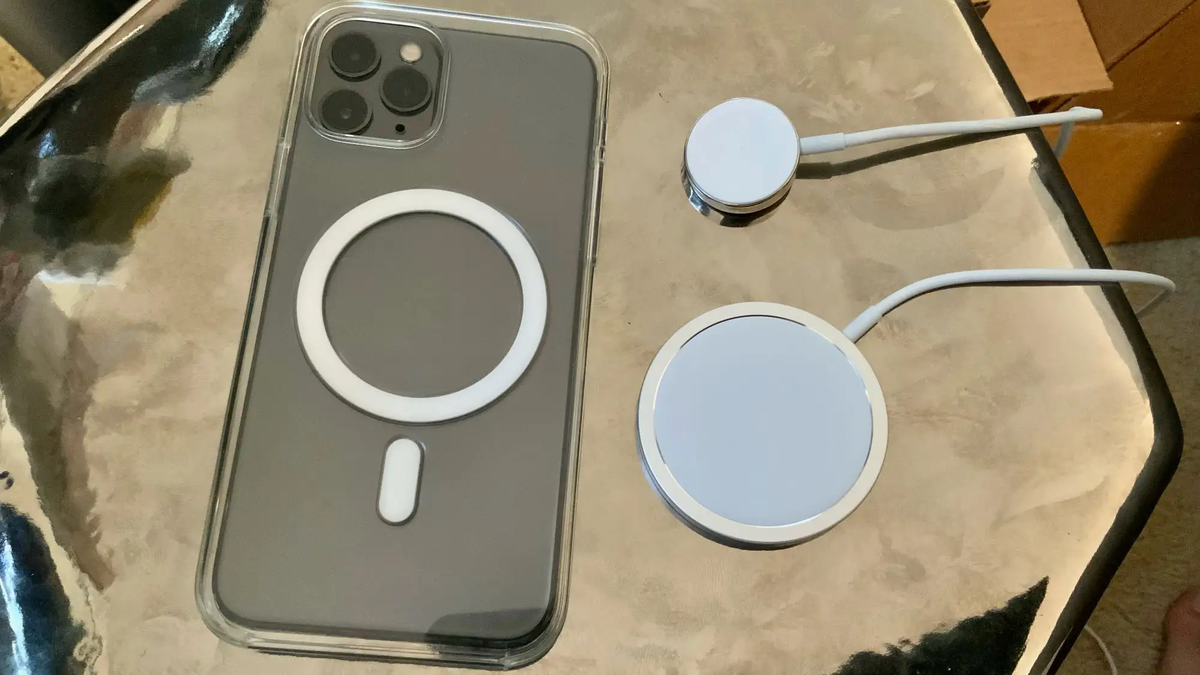 Поддерживает ли 11 айфон беспроводную зарядку