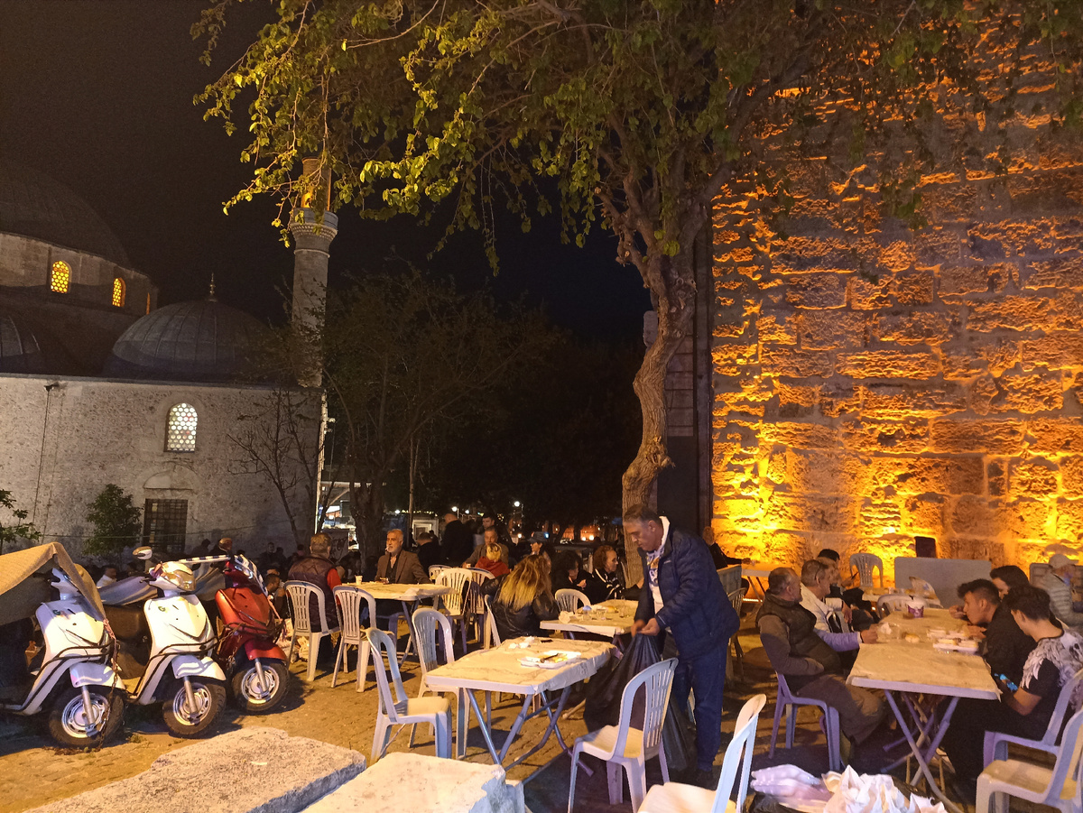 Здесь трапеза уже закончилась