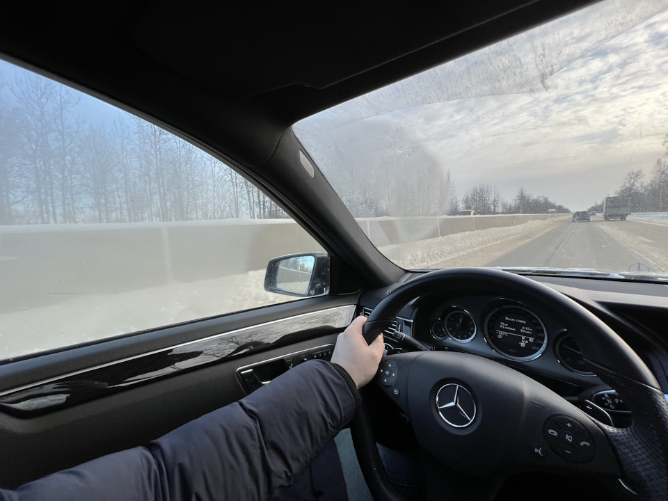 Слева вверху всегда потеет