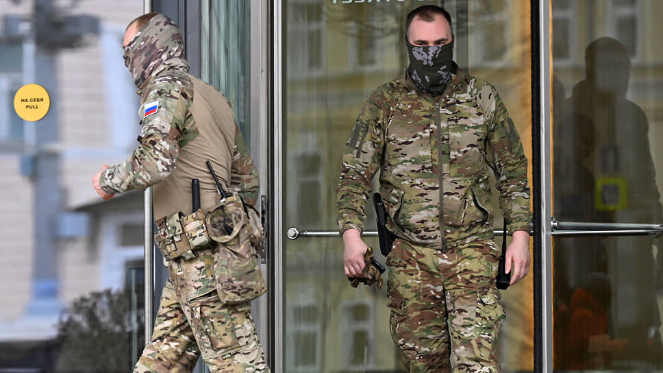 В офисе «Русагро» прошли маски-шоу.📷Фото: Глеб Щелкунов / Коммерсантъ