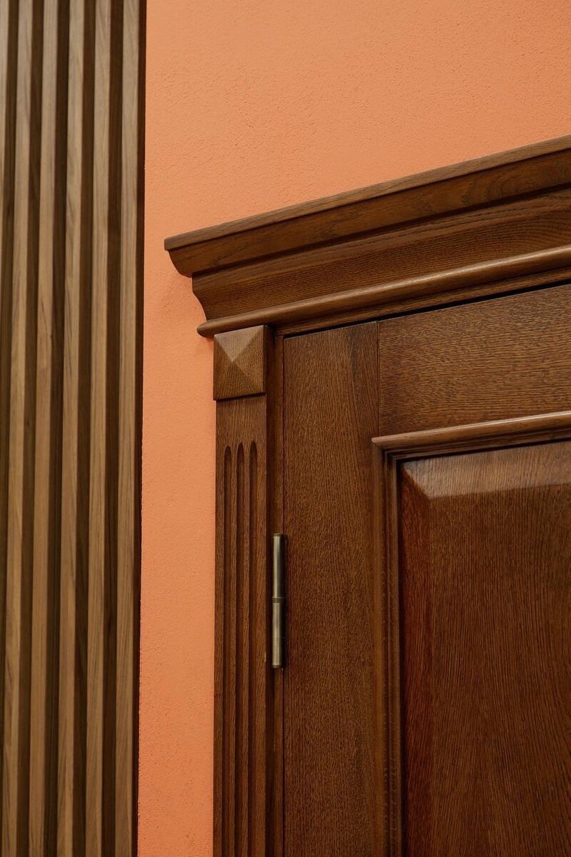 Деревянная межкомнатная дверь