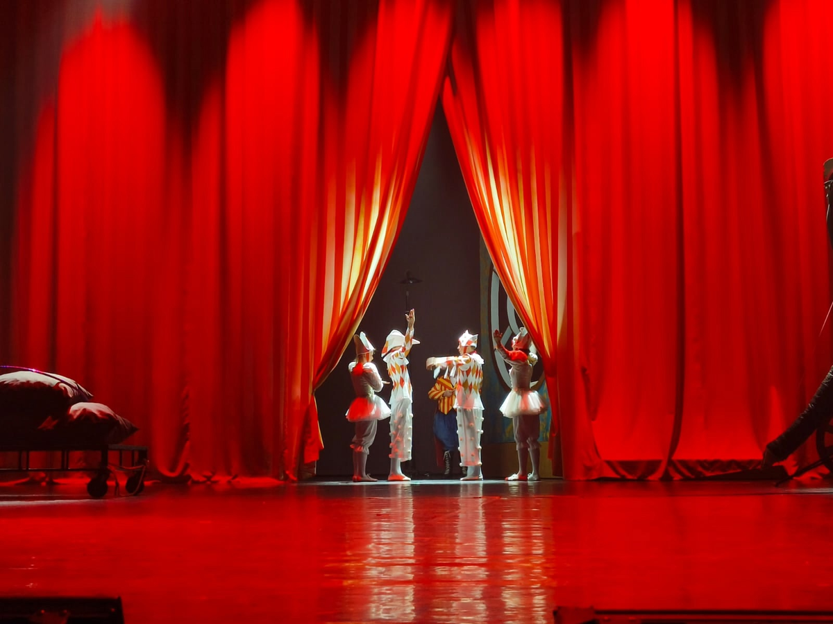 Репетиция спектакля «Срочно купим слона!». Тюменский Большой Драматический Театр.