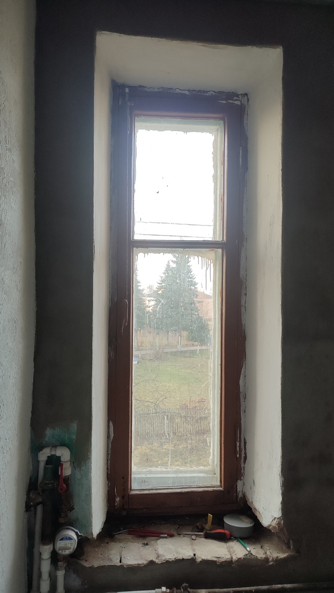 Старое гнилое окно