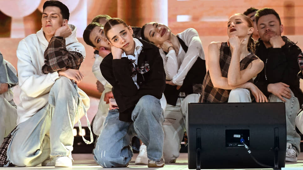 Открывая съезд, участники веселились как могли.📷Фото: Дмитрий Азаров / Коммерсантъ