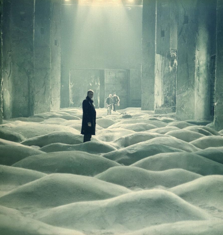 Кадр из фильма «Сталкер», 1979