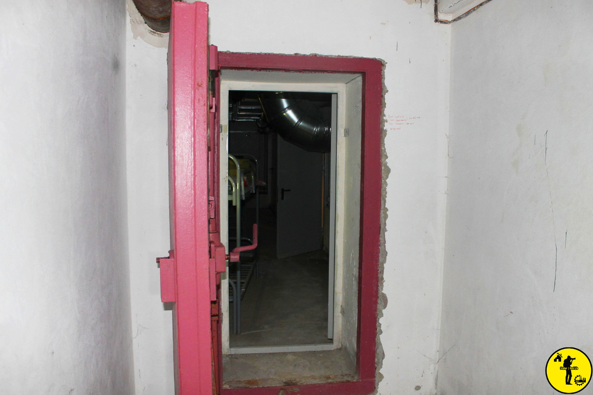 гермодверь