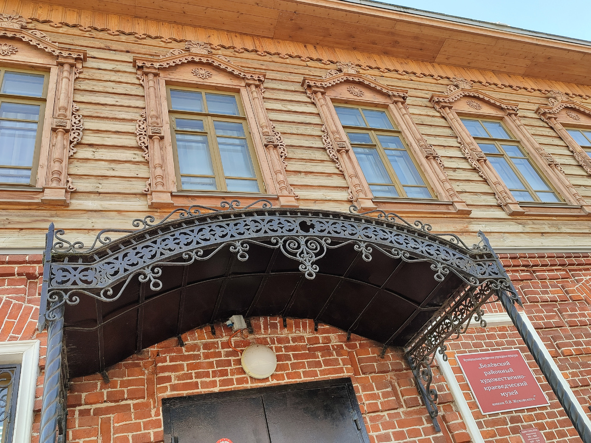 Улица Карла Маркса, 114