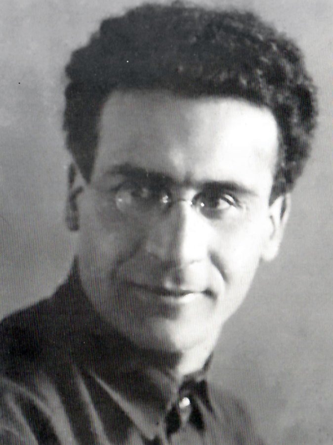 Тачат Хачванкян. Источник: Тачат Хачванкян. Составитель альбома, автор текста и приложений: Артур Авакян. — Ер.: Институт искусств НАН РА, 2007