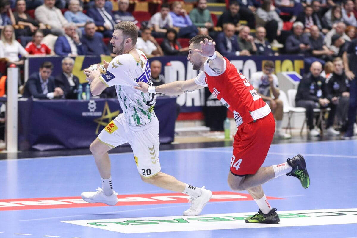    Филип Вебер стремится в атаку