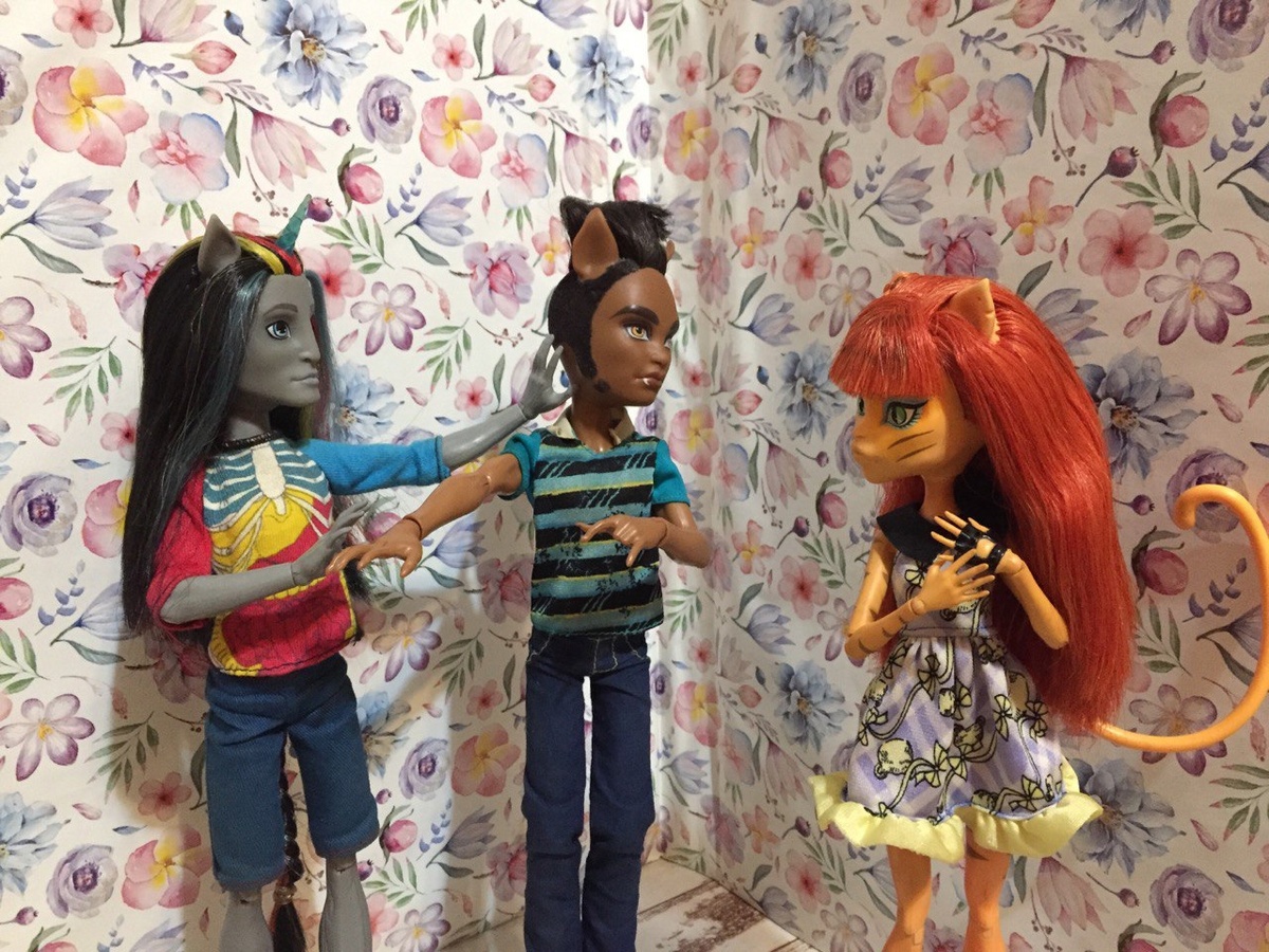 "Сана, кого ты любишь?" - спросили парни.