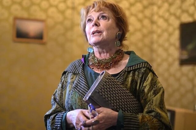    Клара Новикова.