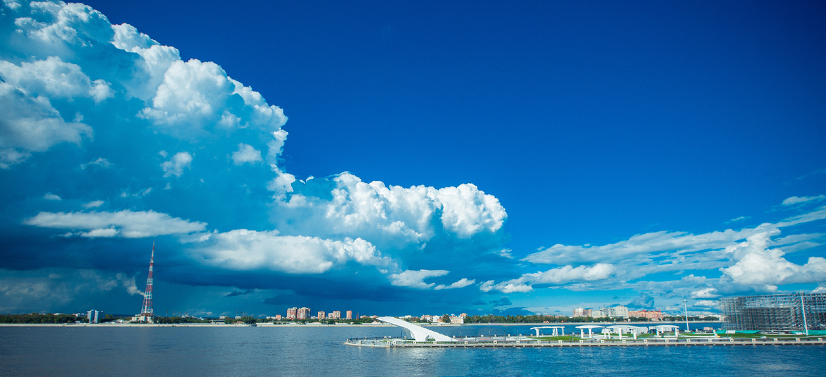 Красавец "Амур". Вид на Благовещенск.