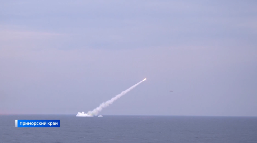 Новейшая подводная лодка "Уфа" провела успешные стрельбы высокоточными калибрами.