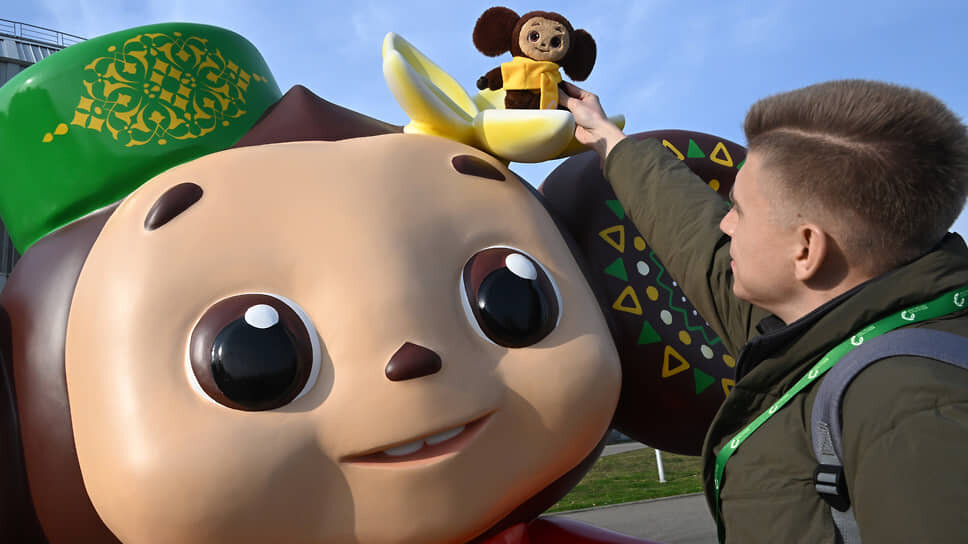 «Союзмультфильм» требует от Казанской филармонии 200 тысяч за Чебурашку и Гену.📷Фото: Ирина Бужор / Коммерсантъ