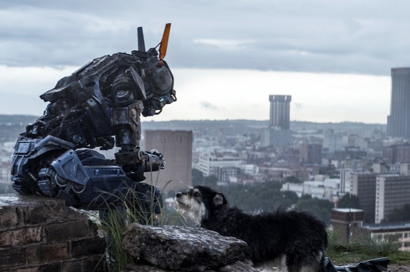 Кадр из фильма "робот по имени Чаппи"