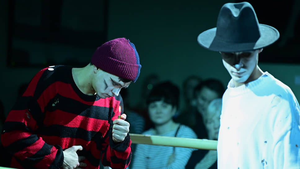 Актеры Дмитрий Астапенко (справа) и Вячеслав Пискунов (слева).📷Фото: Алексей Смагин / Коммерсантъ