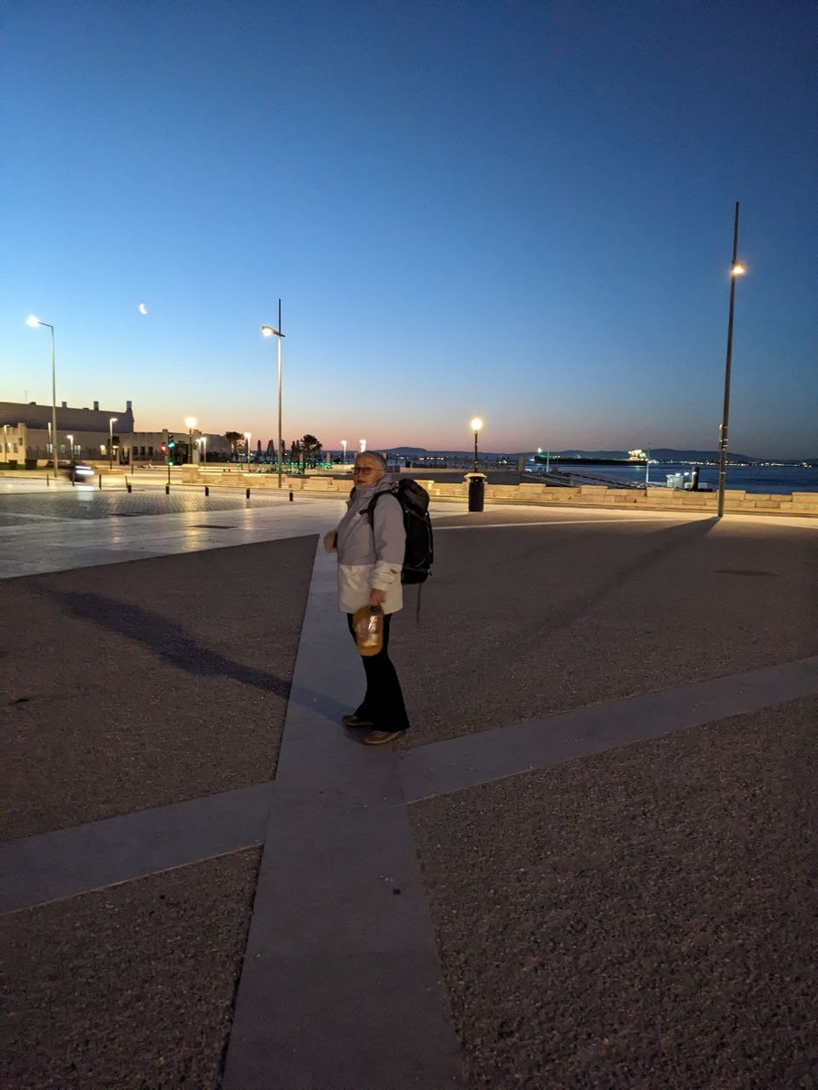 На площади Коммерции