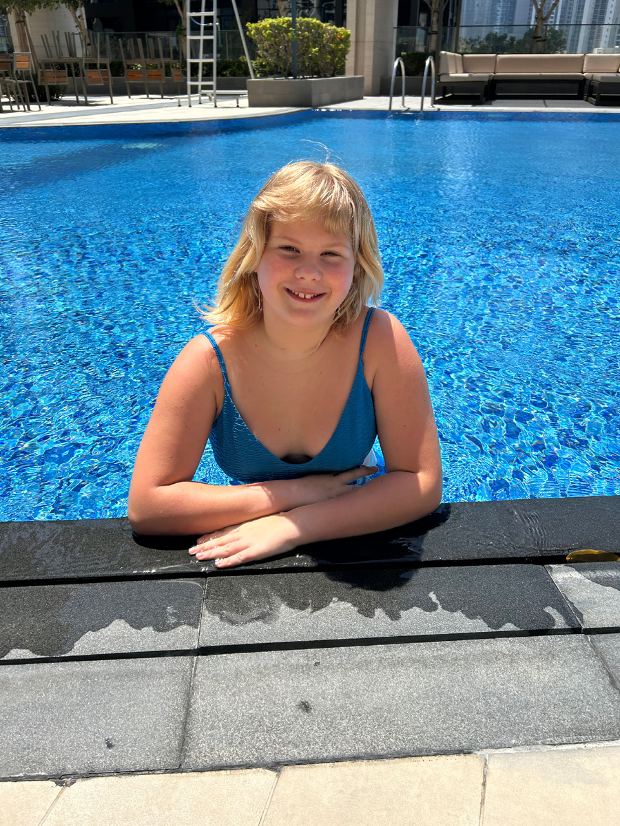 Марта в бассейне 