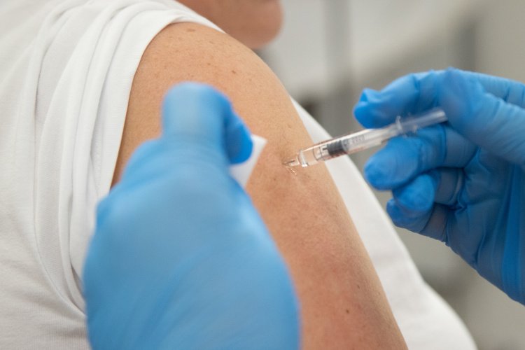    «Вакцины защищают не от заражения, они защищают от тяжелого течения болезни и смерти».   
Фото: «БИЗНЕС Online»