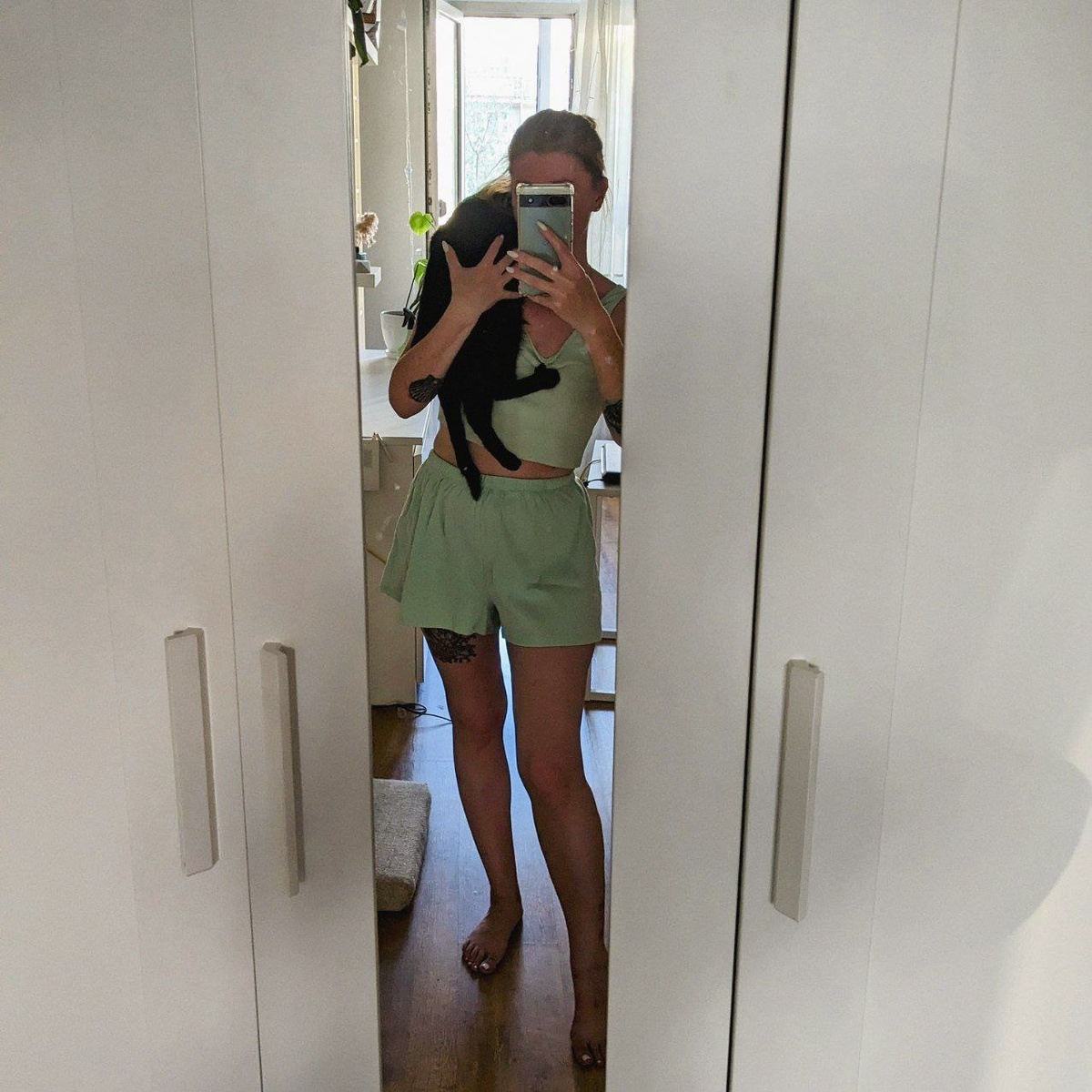 Вторую кошку назвала Буся