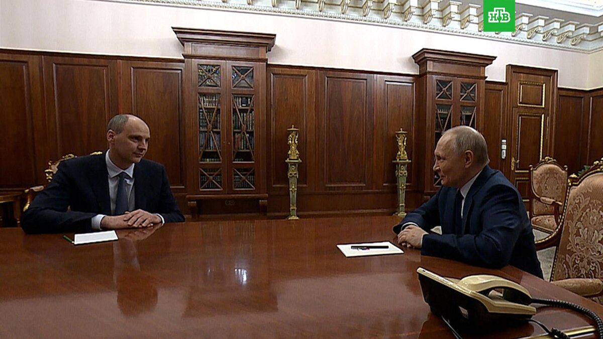    Путин предложил Паслеру стать врио главы Свердловской области