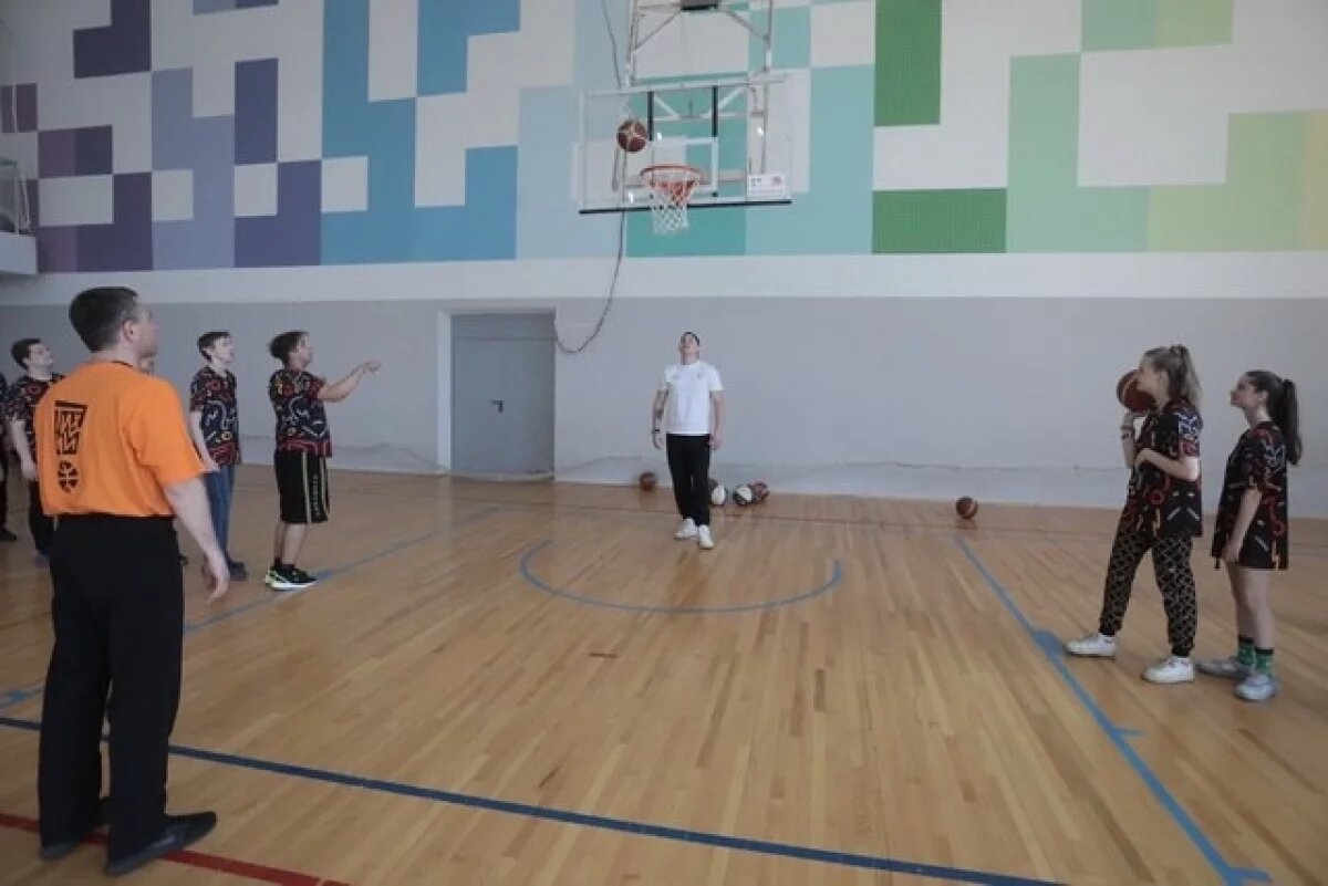    В Ноябрьске возводят три новые школы