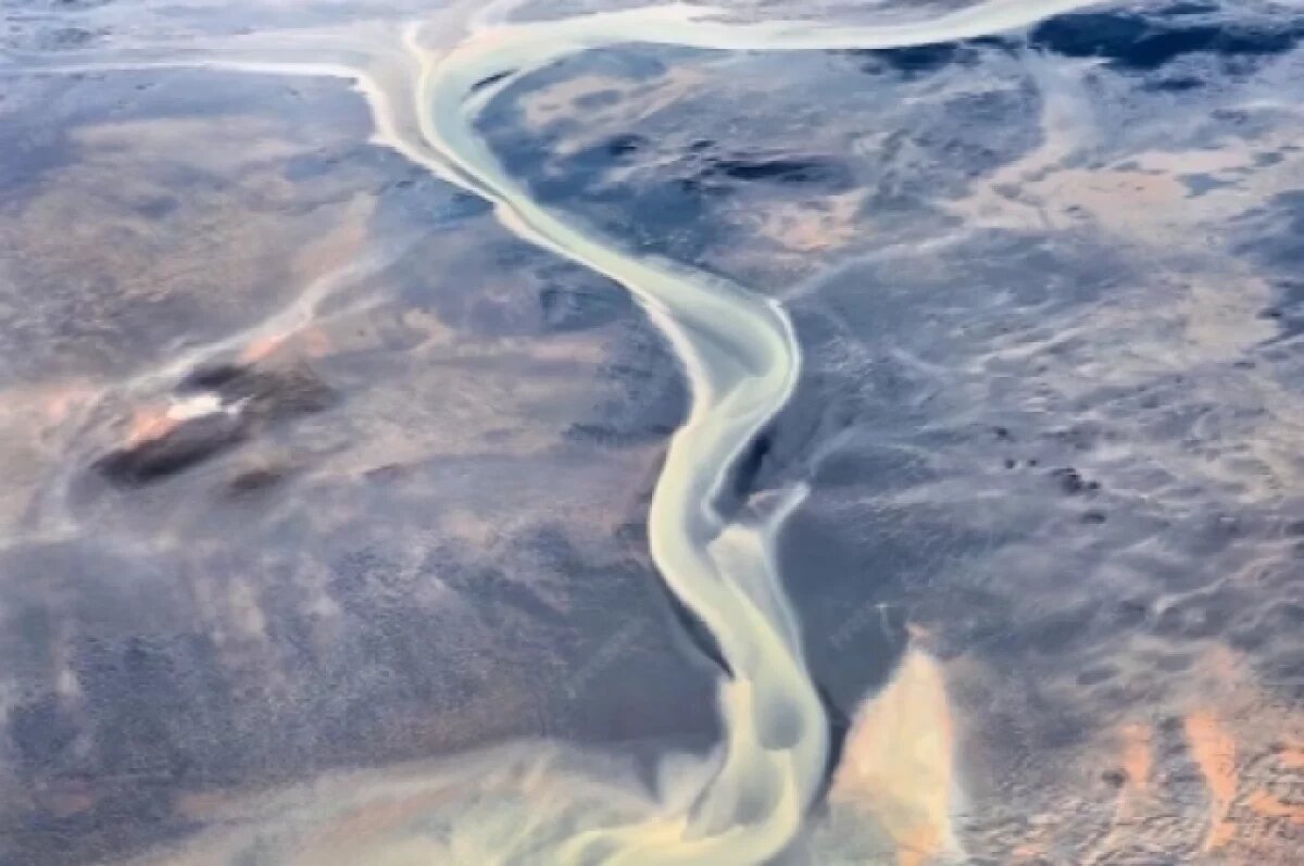    В Рязани ручей окрасился в сине-бурый цвет