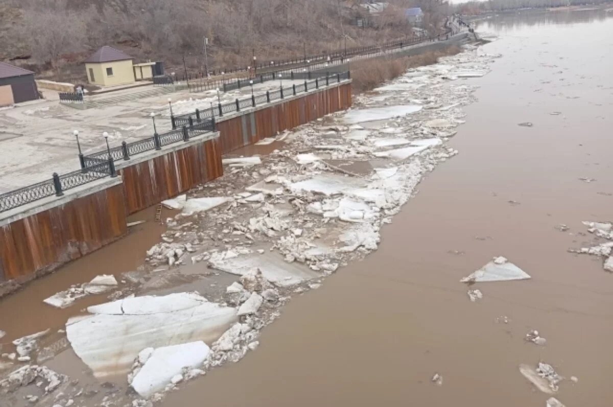   На реках Оренбуржья фиксируется снижение уровня воды
