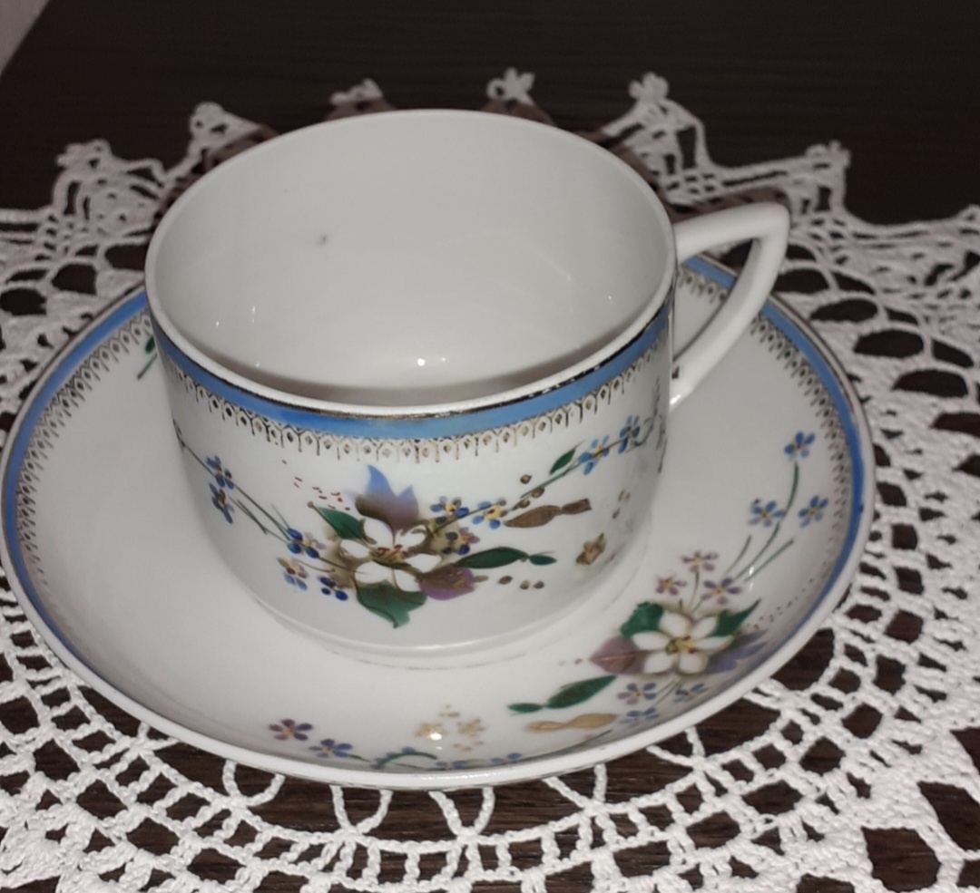 Фото автора. Кстати, недавно увидела на Авито сливочник с похожим рисунком.