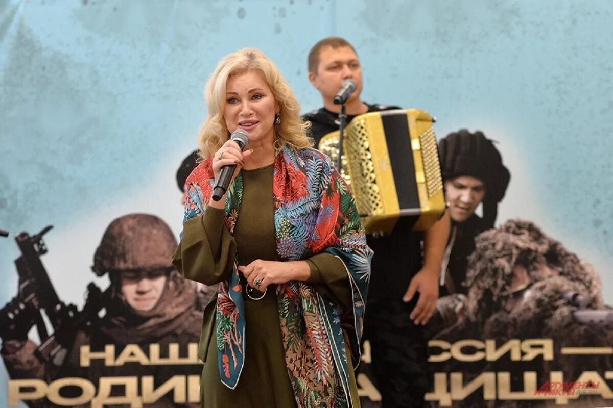    Вика Цыганова представит песню, посвященную операции «Поток»
