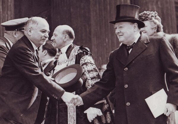 Посол СССР Майский и У. Черчилль. Апрель 1942 год. фото из ria.ru