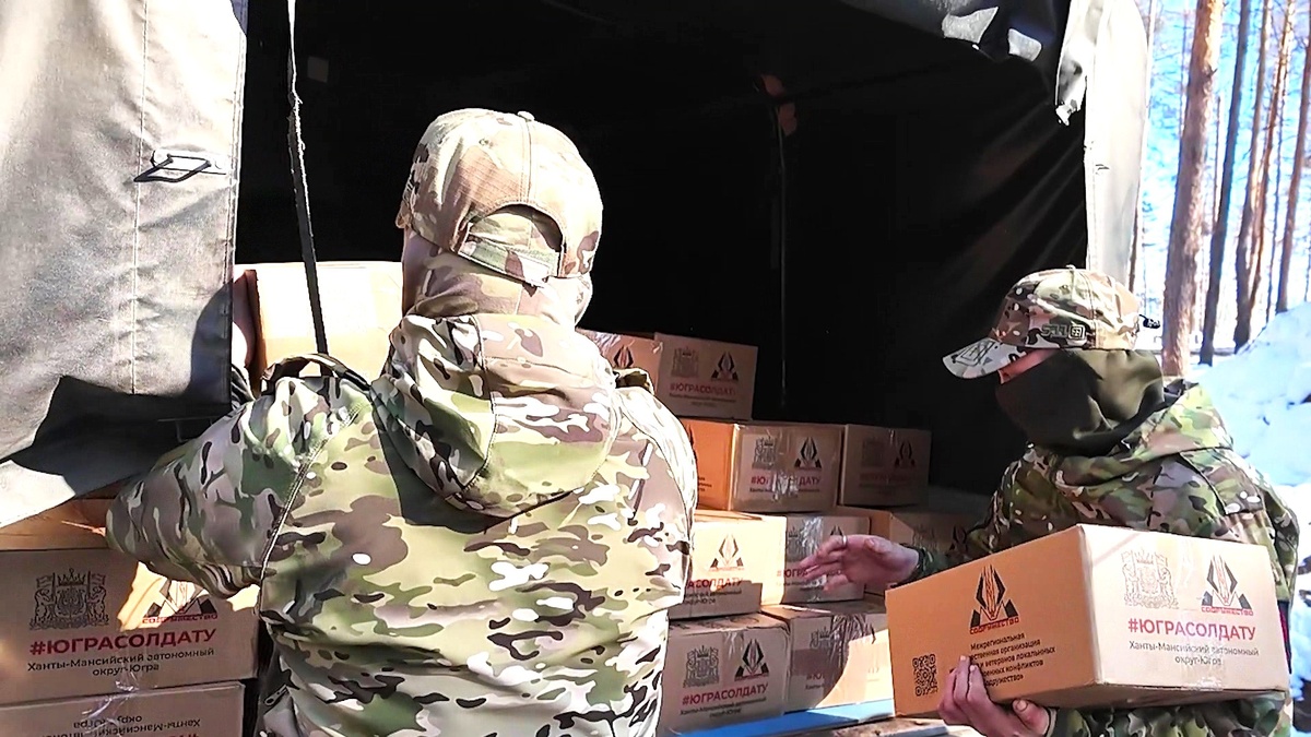   Разведчикам из Югры доставили продуктовые наборы на передовую