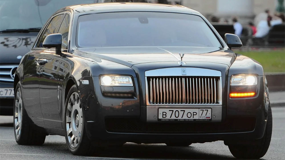 Rolls-Royce Ghost с номером В707ОР77 