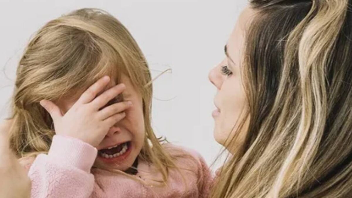 Как реагировать на детскую истерику