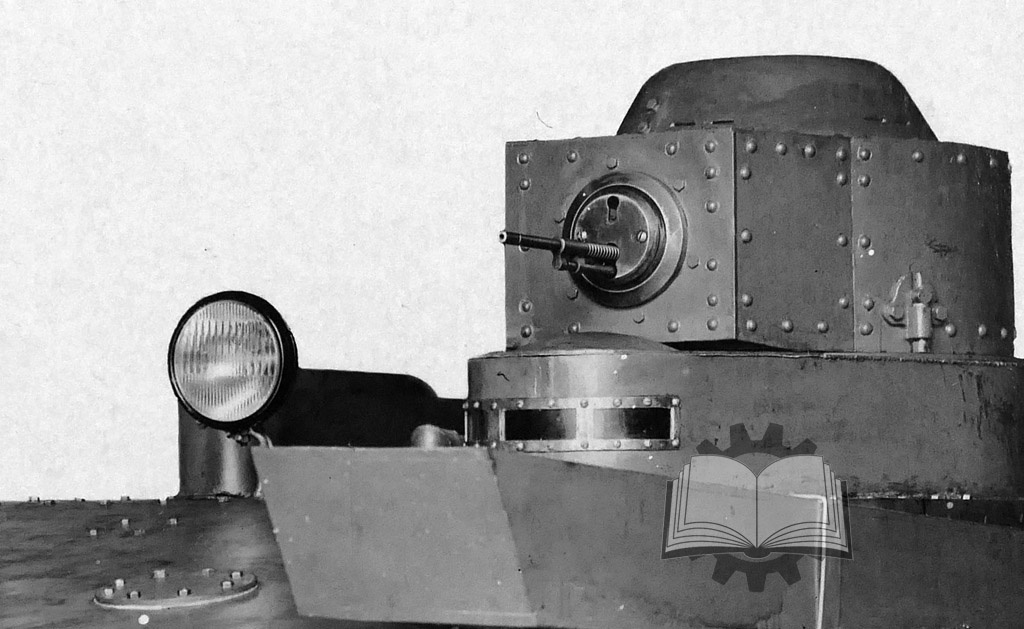 Плавающий танк Т-33 стал перым (или одни из первых), на котором поставили фордовскую светотехнику. Пока чисто автомобильную.