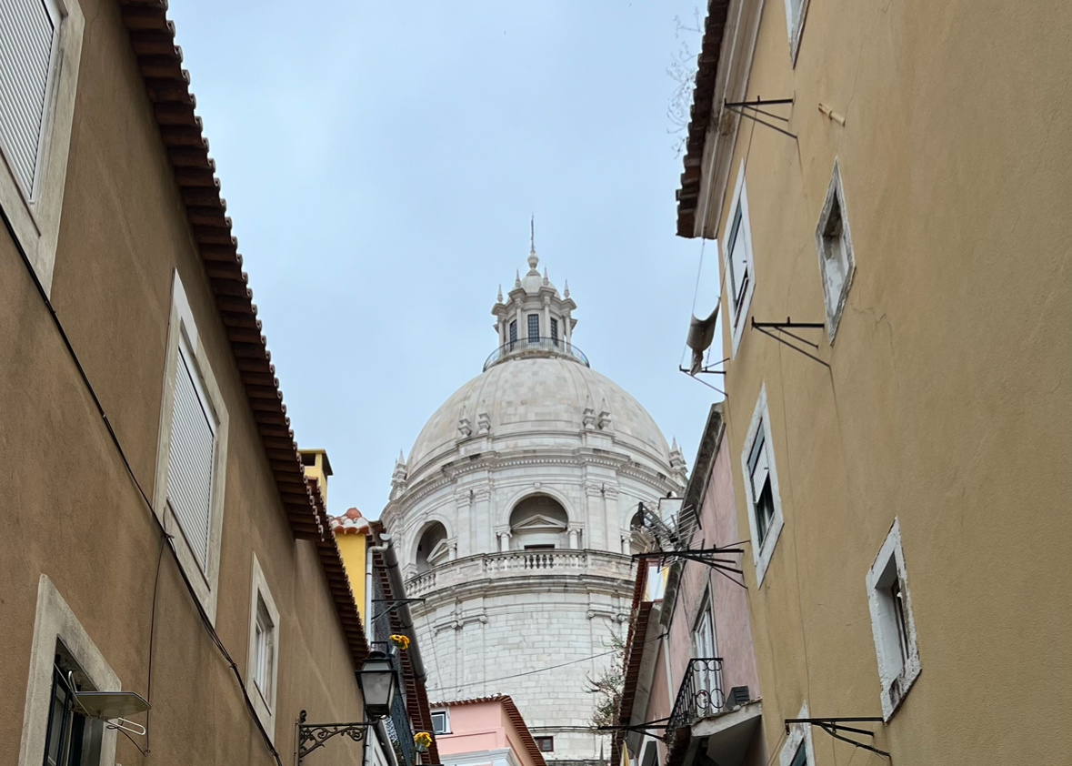 прогулки по старому району Алфама