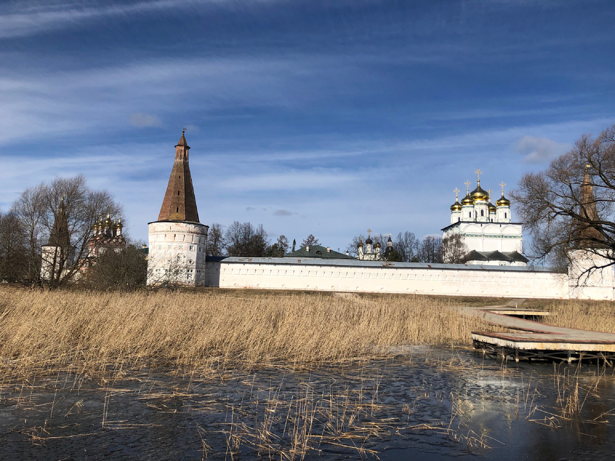 Свято-Успенский Иосифо-Волоцкий монастырь. Волоколамский район Московской области