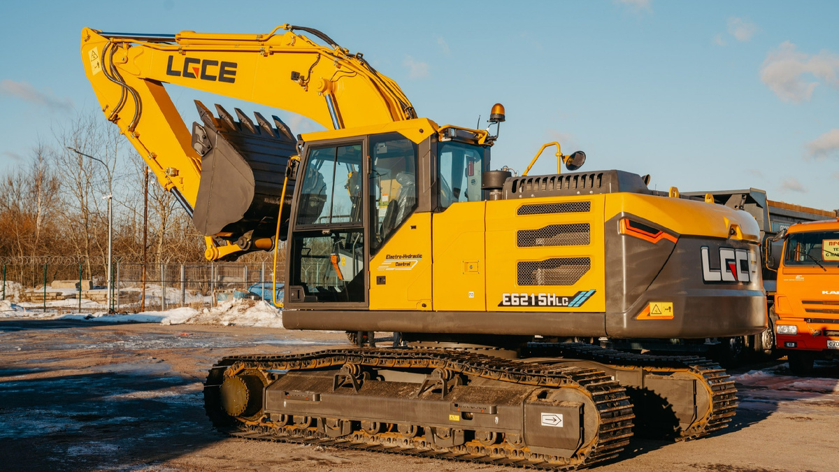 Экскаватор гусеничный LGCE E6215HLC