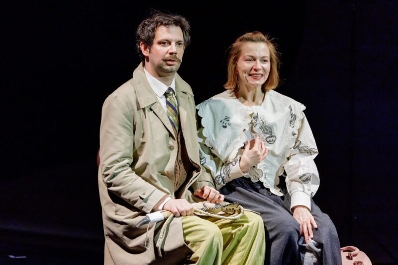 Шарль ( С. Штейнберг), Эмма ( Н. Рычкова), фото с сайта спектакля