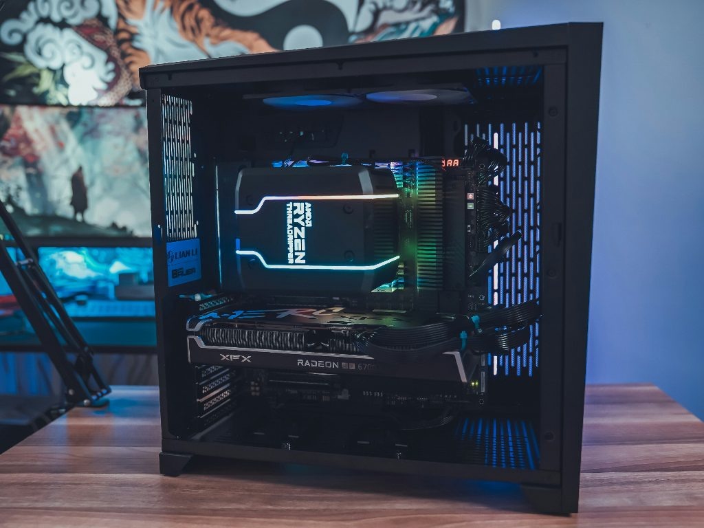 Источник фото: https://unsplash.com/photos/black-flat-screen-computer-monitor-P3PpD5k7jfI