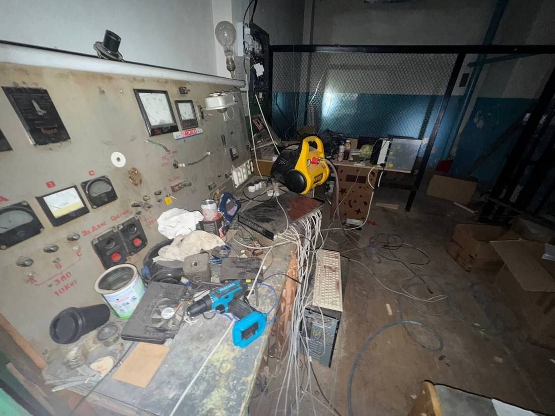    В Югре сотрудник энергокомпании воровал электричество для майнинга