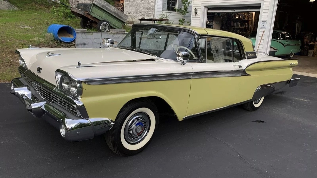 Ford Galaxie Skyliner 1959