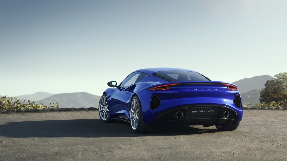 Новый Lotus Emira 2025