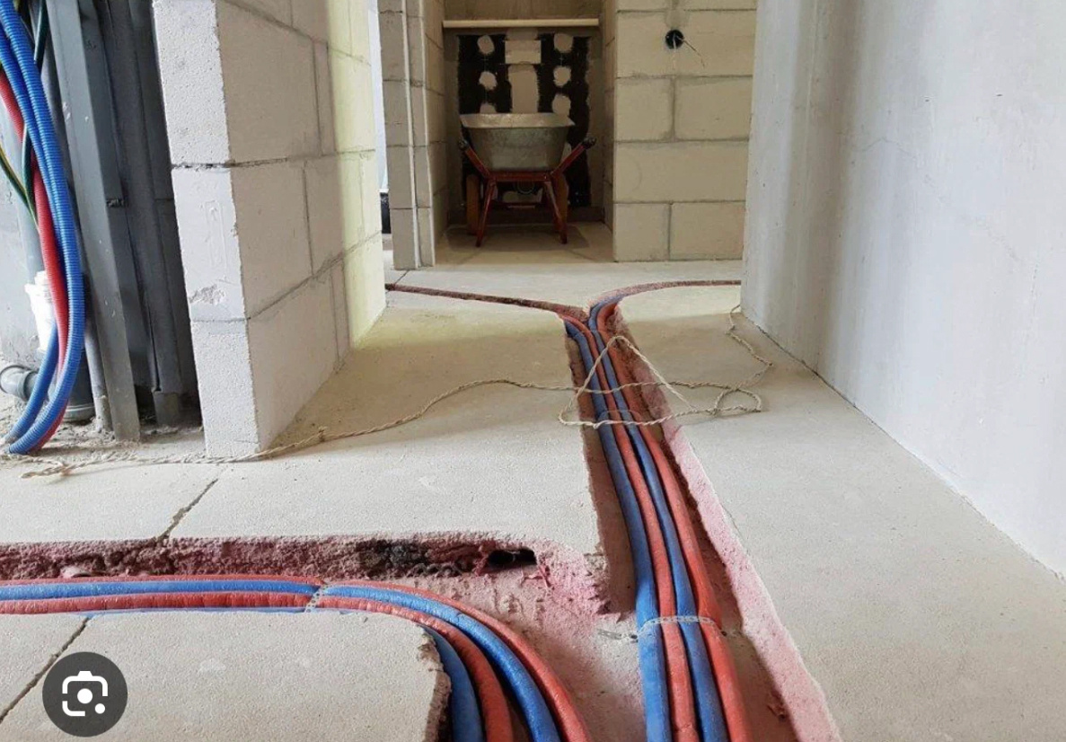 В новостройках трубы отопления начали делать в стяжке  с 2012 года