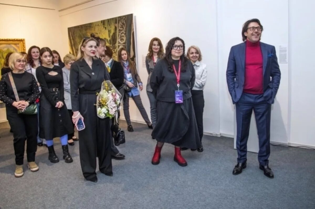    Уникальные работы передали в дар мурманскому музею Малахов и Некрасов