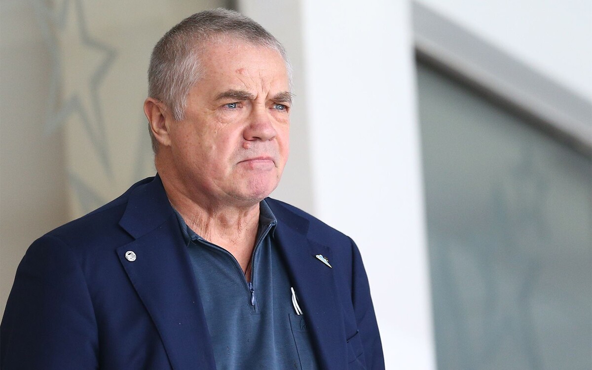 Тревога в глазах.