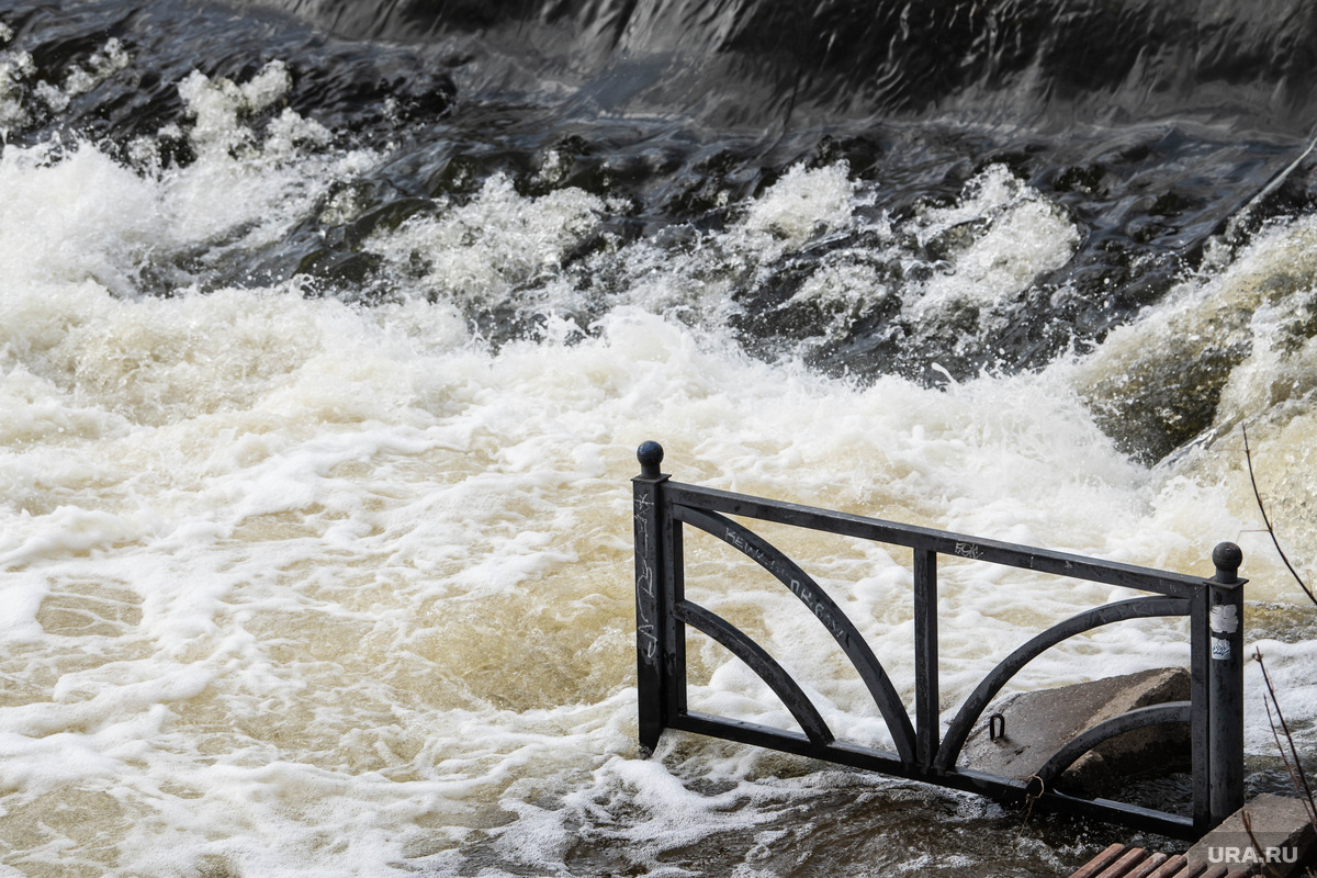 В результате масштабного паводка погибло 15 человек. Фото: Илья Московец © URA.RU