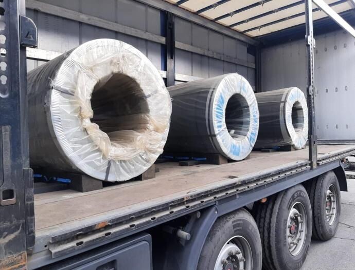 Регулируемые поддоны "ЛЕКСМАРК ПЛЮС" для хранения и транспортировки автомобильным транспортом рулонной стали диаметром до 1500 мм. Поддон является универсальным для рулонов диаметром от 800 мм до 1500 мм.