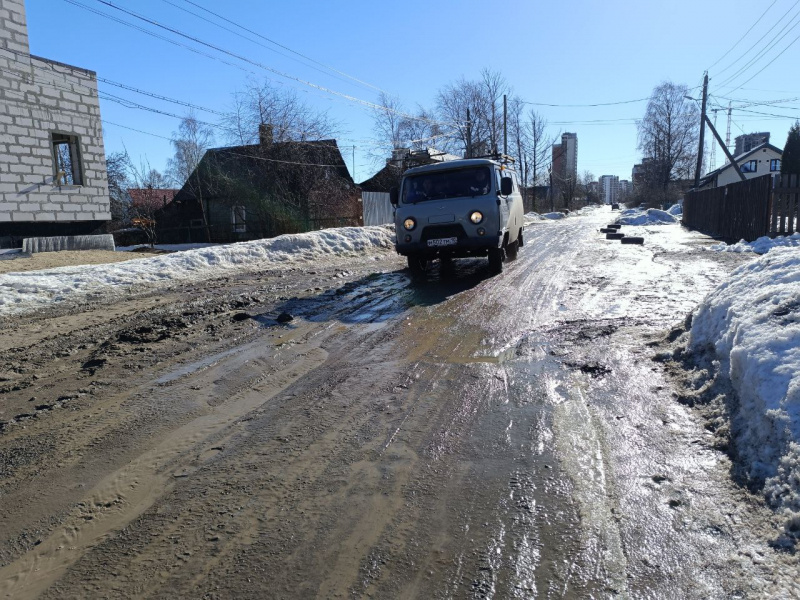    Талые воды уничтожили дорогу в частном секторе Петрозаводска"Фактор Новости"